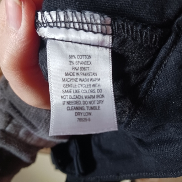 St.Johns Bay Black Bermuda Shorts Size 8  Tall - Picture 6 of 7